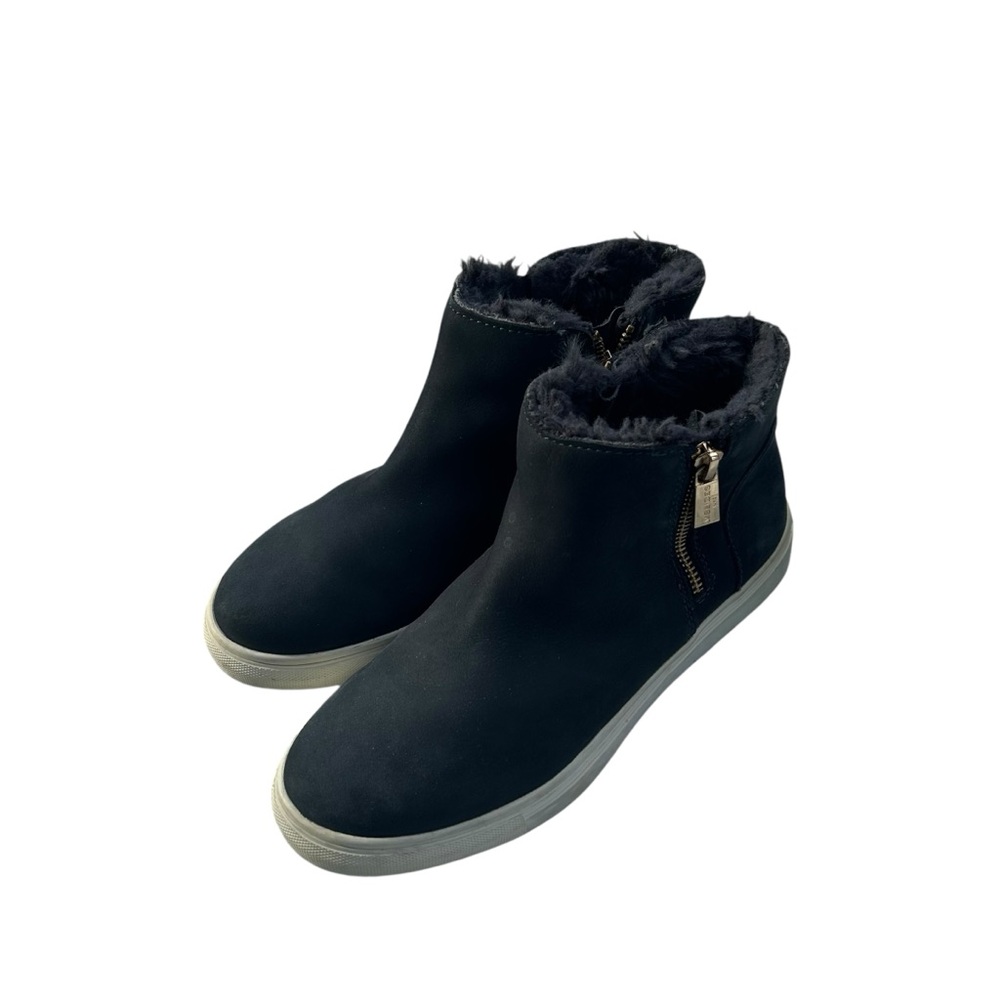 J Slides NYC Waterproof Poppy Suede Sherpa Lined Ankle Sneaker Bootie Size 7M.